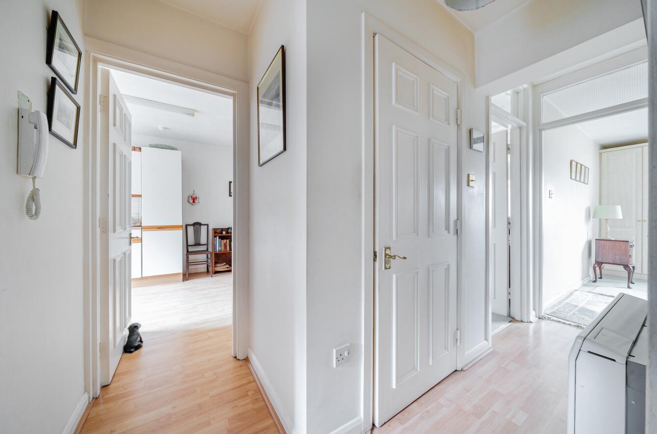 Long Oaks Court, Sketty, Swansea, SA2 0QH